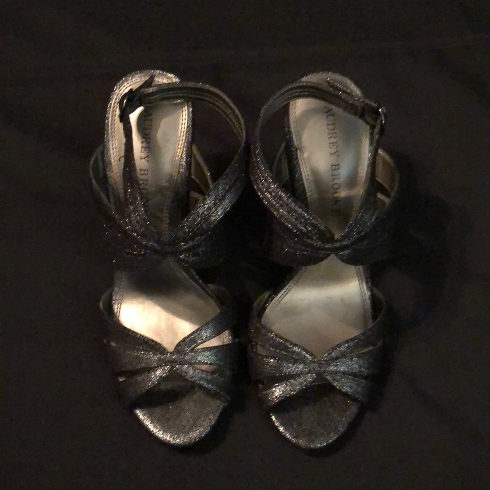 Gray shimmery Heels